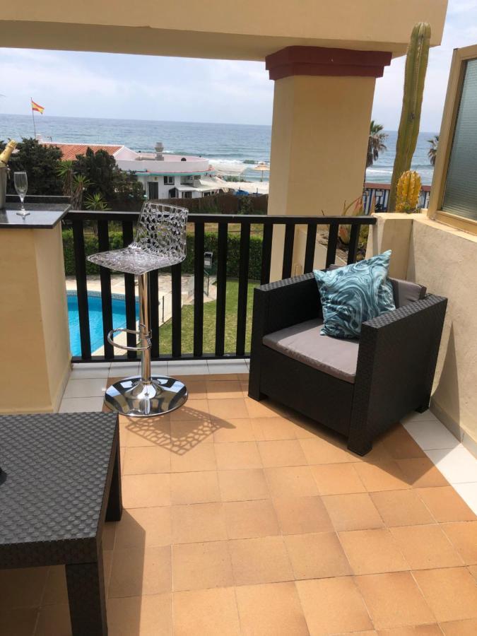 Beachfront Apartment - Sea Views - Marbella Kültér fotó