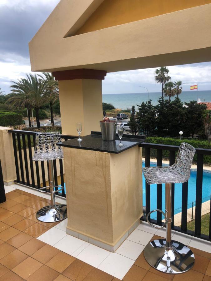 Beachfront Apartment - Sea Views - Marbella Kültér fotó