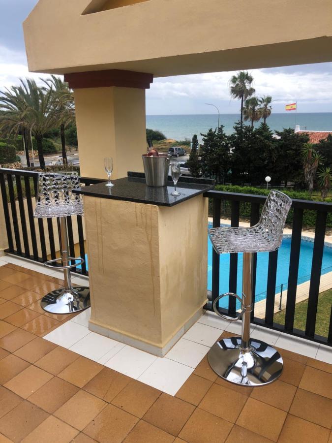 Beachfront Apartment - Sea Views - Marbella Kültér fotó