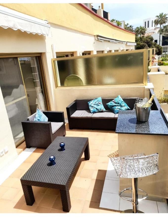 Beachfront Apartment - Sea Views - Marbella Kültér fotó