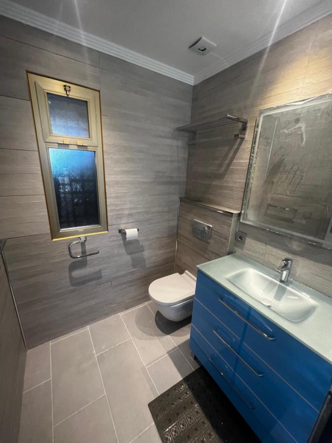 Beachfront Apartment - Sea Views - Marbella Kültér fotó