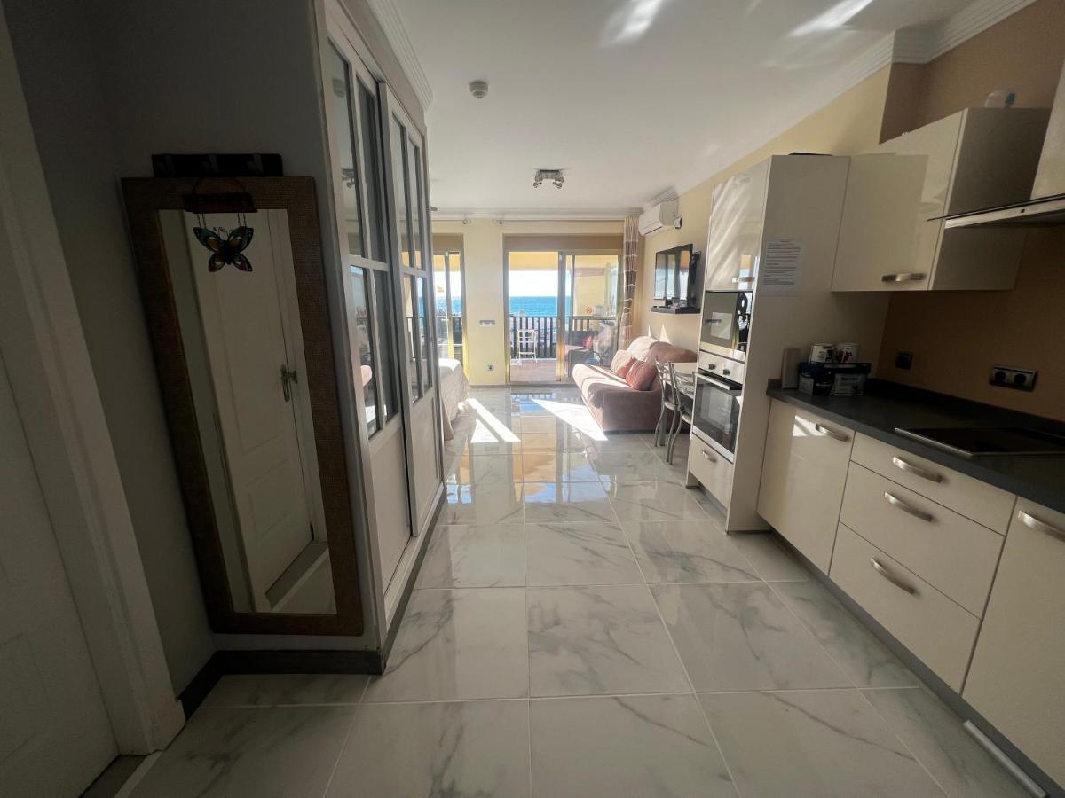Beachfront Apartment - Sea Views - Marbella Kültér fotó
